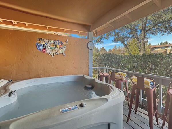 Private Hot Tub!