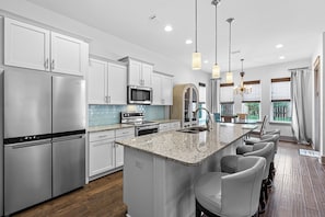Bella Mar Kitchen Alt
