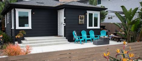 1. 2 Bedroom, 1 Bathroom with Sleeping Accommodations for up to 6 People