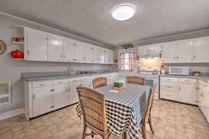 Kitchen | 1,200 Sq Ft