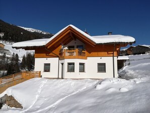 Himmel, Schnee, Gebäude, Fenster, Steigung, Baum, Berg, Haus, Hütte, Einfrieren