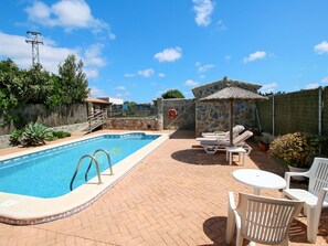 Cloud, Sky, Water, Plant, Property, Furniture, Chair, Swimming Pool, Shade, Outdoor Furniture