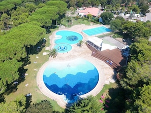 Wasservorräte, Eigentum, Baum, Natur, Azurblau, Wasser, Welt, Natürliche Landschaft, Biome, Urban Design
