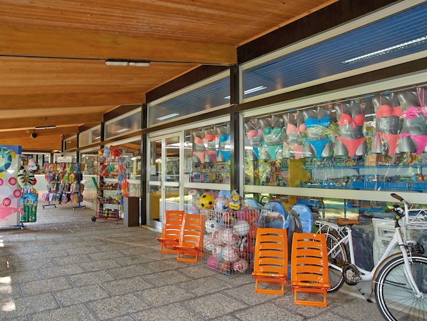 Vélo, Roue, Roue De Bicyclette, Bâtiment, Espace Public, Trottoir