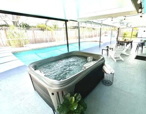 BRAND NEW Hot Tub!