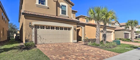Kissimmee Vacation Rental | 6BR | 5BA | 3,120 Sq Ft | Step-Free Access