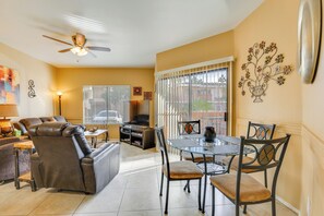 Dining Area | Dishes & Flatware Provided