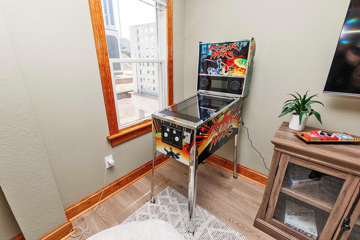 217, Family Affair- Oceanside, Hot Tub, 670 FT to Beach Access, Community Amenities Included!
