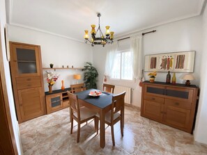 Dining area with Air con 