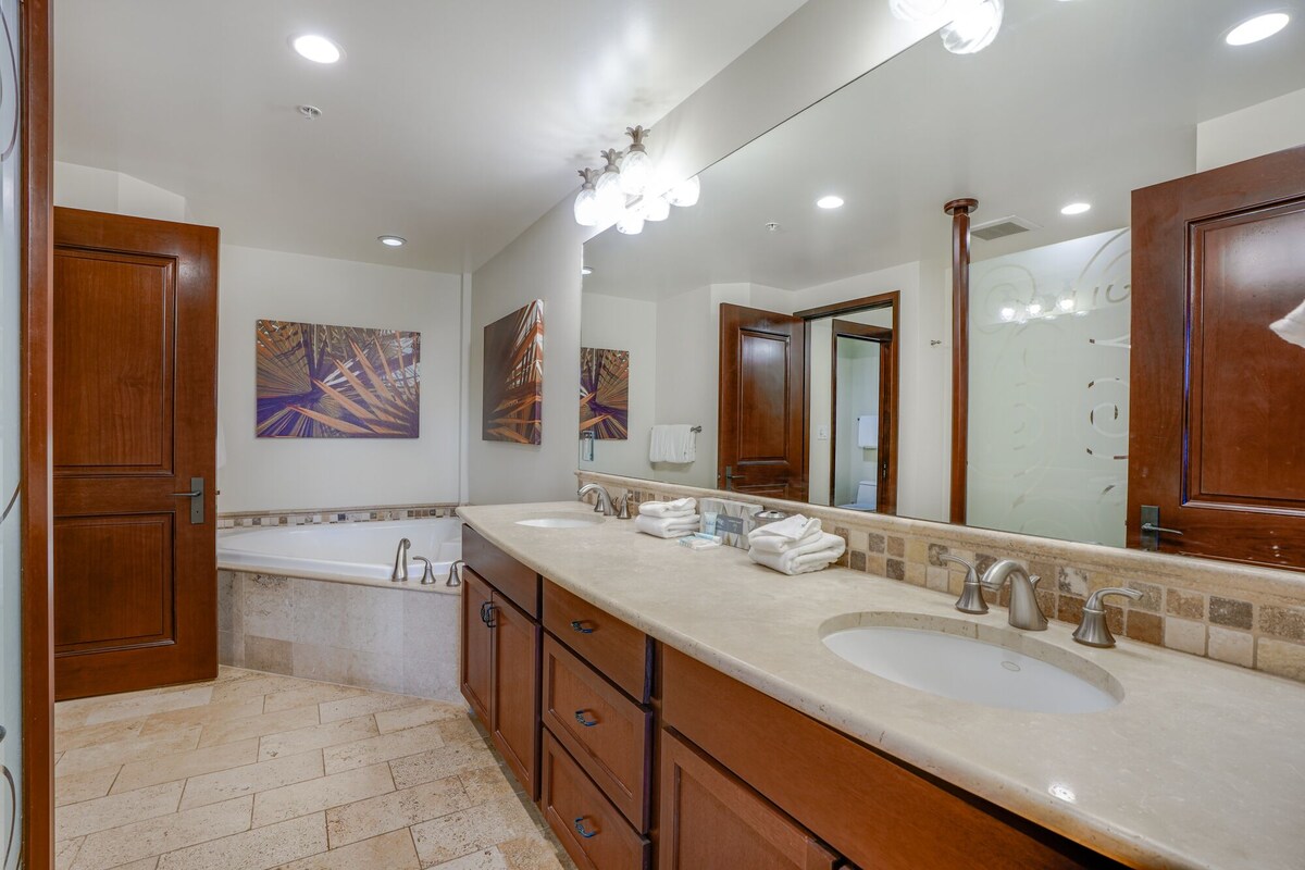 Kauai Exclusive – Waipouli Beach Resort C402 – Ocean & Pool View Suite