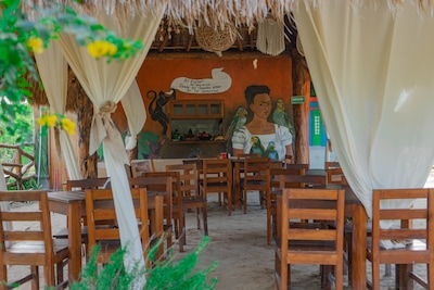 Bungalow en Punta Coco cerca de la playa.