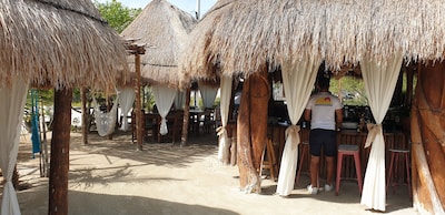 Bungalow en Punta Coco cerca de la playa.