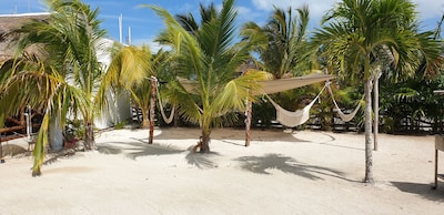 Bungalow en Punta Coco cerca de la playa.