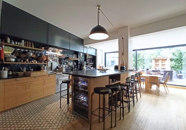 Bar (in der Unterkunft)