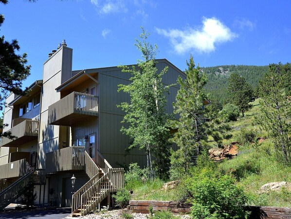 Deer Mountain Retreat!