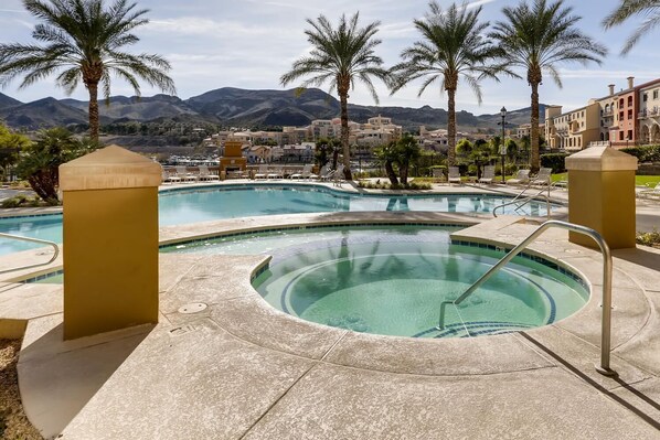 Community Pool and Spa