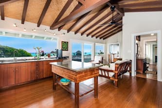 Penthouse View in Lanikai LANIKAI NUC 90/BB -0108 Most comfortable for 2 or 3.
