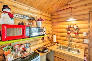 Kitchenette | Hot Plate | Keurig Coffee Maker | Microwave | Toaster Oven