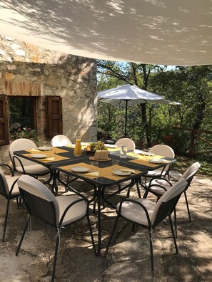 Outdoor dining