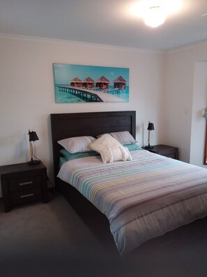 Queen size bed