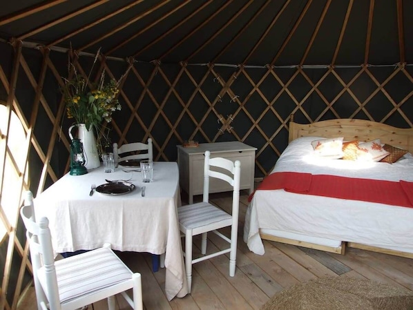 Family Yurt for 4 comfortably