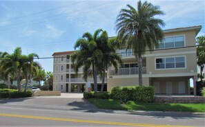 Front of the complex, located on the beachside of Indian Rocks B - Front of the complex, located on the beachside of Indian Rocks Beach. There is one under covered parking space reserved for this condo and your use!