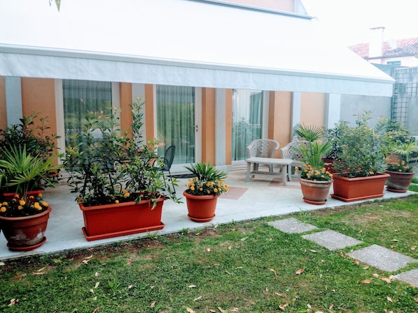  private entrance and patio of the room