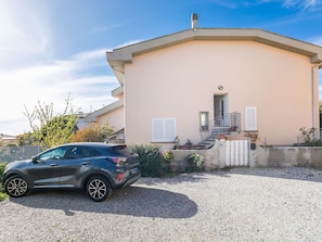 L'Eau, Ciel, Bâtiment, Plante, Propriété, Piscine, Bleu Azur, Arbre, Fenêtre, Maison