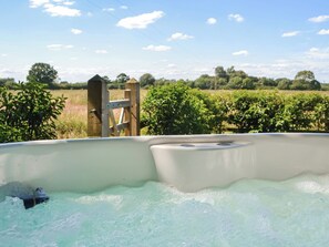 Hot tub | Morning Mist, Strensall, near York