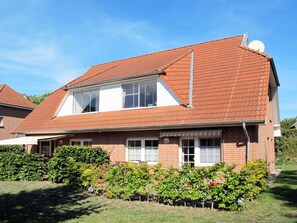 Plante, Himmel, Ejendom, Vindue, Bygning, Sky, Hus, Land Lot, Træ