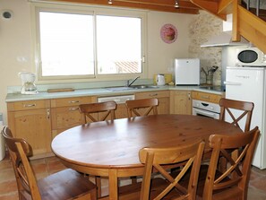 Room, Furniture, Property, Table, Floor, Dining Room, Kitchen, Building, Hardwood, House