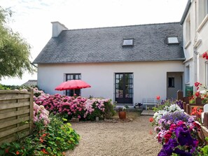 Hütte, Eigentum, Haus, Gebäude, Zuhause, Blume, Pflanze, Grundeigentum, Fenster, Garten