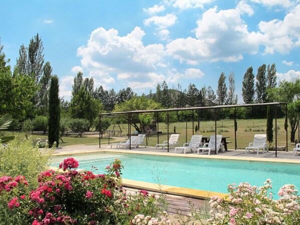 Eigentum, Schwimmbad, Grundeigentum, Himmel, Wasser, Haus, Botanik, Estate, Freizeit, Baum