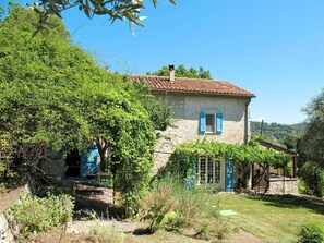 Pflanze, Himmel, Fenster, Gebäude, Pflanzengemeinschaft, Natürliche Landschaft, Grundstueck, Haus, Baum, Hütte