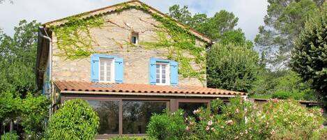 Casa, Propiedad, Casa, Edificio, Cabaña, Casa De Campo, Barrio Residencial, Bienes Raíces, Inmuebles, Área Rural