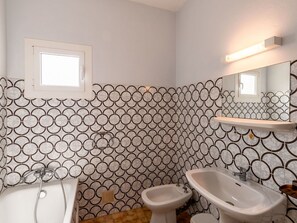 Armatur, Eigentum, Sinken, Zapfhahn, Bad Sink, Gebäude, Badezimmer, Lila, Interior Design, Beleuchtung