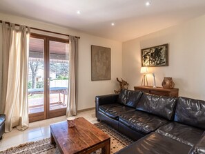 Tabelle, Möbel, Eigentum, Holz, Bilderrahmen, Couch, Wohnzimmer, Die Architektur, Gebäude, Interior Design