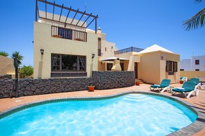 Delightful Costa Teguise Villa | 4 Bedrooms | Large Private Pool | Villa Ellen | Lanzarote