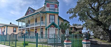 Galveston Vacation Rental | 3BR | 1BA | 5,200 Sq Ft | Stairs to Access