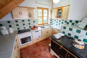 Charmante Ferienwohnung mit rustikaler Landhausküche-Ihr gemütliches Zuhause auf Zeit.