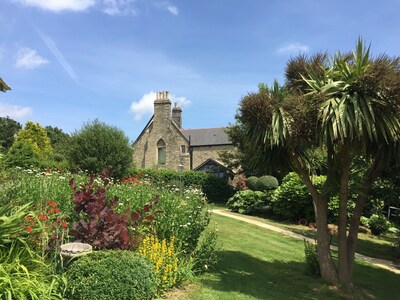 Little Peregrine, an Idyllic quiet cottage at Peregrine Hall. 