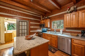 Kitchen & Bathroom downstairs with modern appliance 