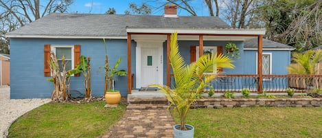 Front of Home With Porch 