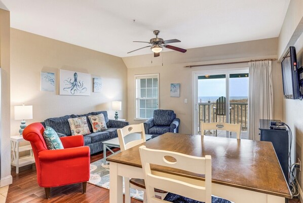 Living Dining Area 