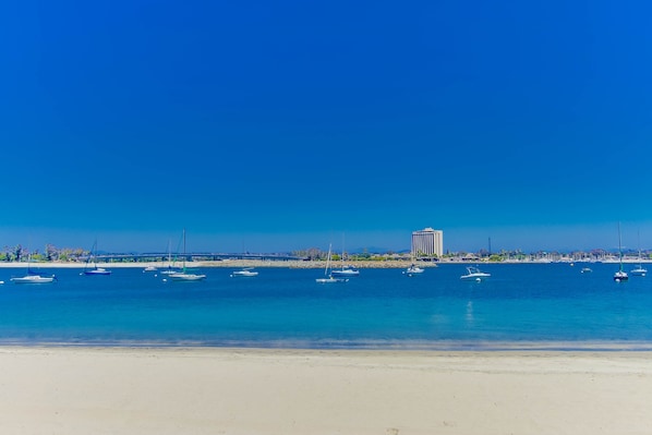 Kick back on the sparkling sands of Mission Bay or stroll to ocean side beach