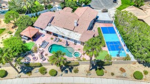 Treat yourself to the perfect vacation rental close to the Coachella Valley Music Festival and polo grounds.