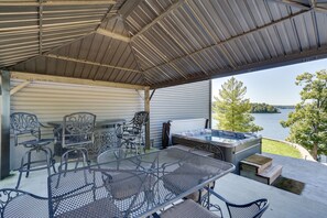 Patio | Hot Tub