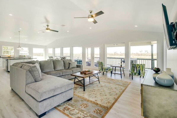 Houston Vacation Rental | 4BR | 2.BA | 2,200 Sq Ft | Stairs Required