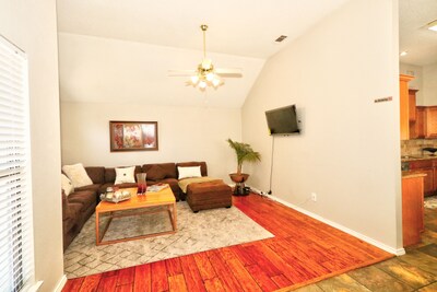 End of Summer Sale! Private Cozy Home *Middle of Downtown Plano* Sanitized!