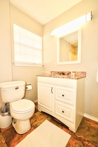 End of Summer Sale! Private Cozy Home *Middle of Downtown Plano* Sanitized!